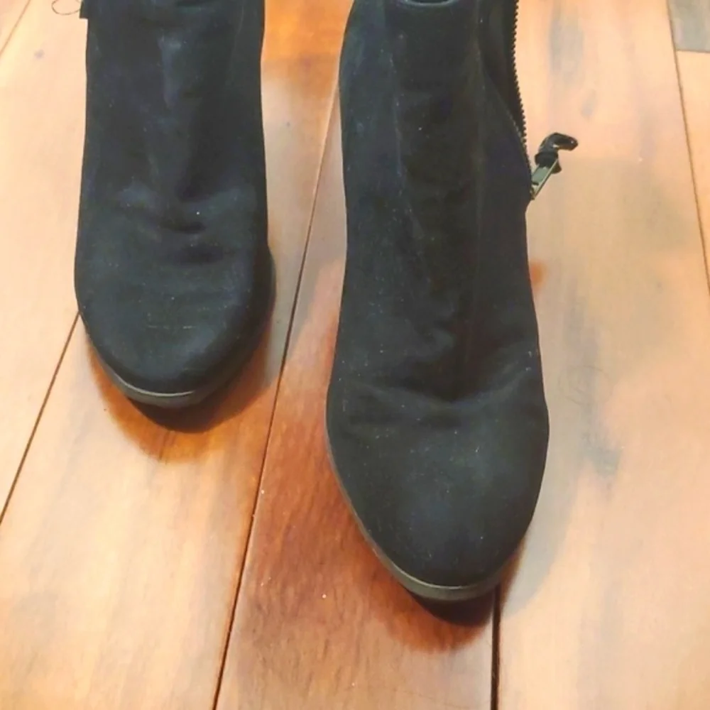 Charlotte Russe Black Suede boots booties Size 8